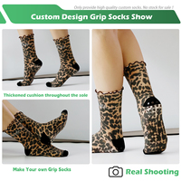 Impression personnalisée du logo Chaussette de yoga à la mode Chaussette de yoga à motif léopard Chaussettes de pilates antidérapantes pour femmes