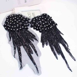Großhandel Premium Bestickte Perle Strass Patch PVC Perlen Spitze Applique Pailletten Shirts Dekoriert Herz Blume Spitze Aufnähen - Product Image 5