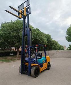 코마츠 3톤 디젤 엔진 지게차 중고 1000mm 160mm 단일 스테이지 마스트 1220mm 1500mm 2440mm 터닝 코마츠 3톤 지게차 - Product Image 2