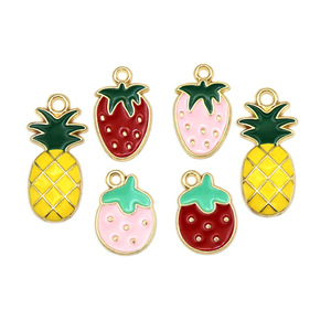 Colgantes con temática de frutas, dijes de aleación de zinc con forma de manzana, piña y fresa para hacer joyería DIY, accesorios unisex - Product Image 4