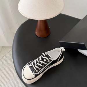 Zapatillas de Lujo para Mujer, Zapatillas de Diseñador 2026, Nuevas Zapatillas de Lona con Plataforma Negra y Blanca, Suela Gruesa, Zapatillas Casuales para Dama - Product Image 1