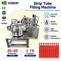 Équipement d'emballage automatique de tubes monodose linéaires avec plaque vibrante pour l'alimentation, le remplissage et le bouchage des capsules