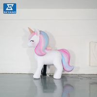 Modèle de licorne gonflable en peluche personnalisé, licorne gonflable floquée pour la décoration d'événements et de fêtes en plein air