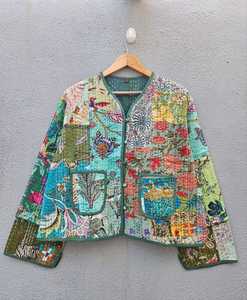 Veste en coton réversible à col en V style vintage, veste patchwork, veste florale, veste vintage faite à la main pour femmes, manteau d'hiver - Product Image 1