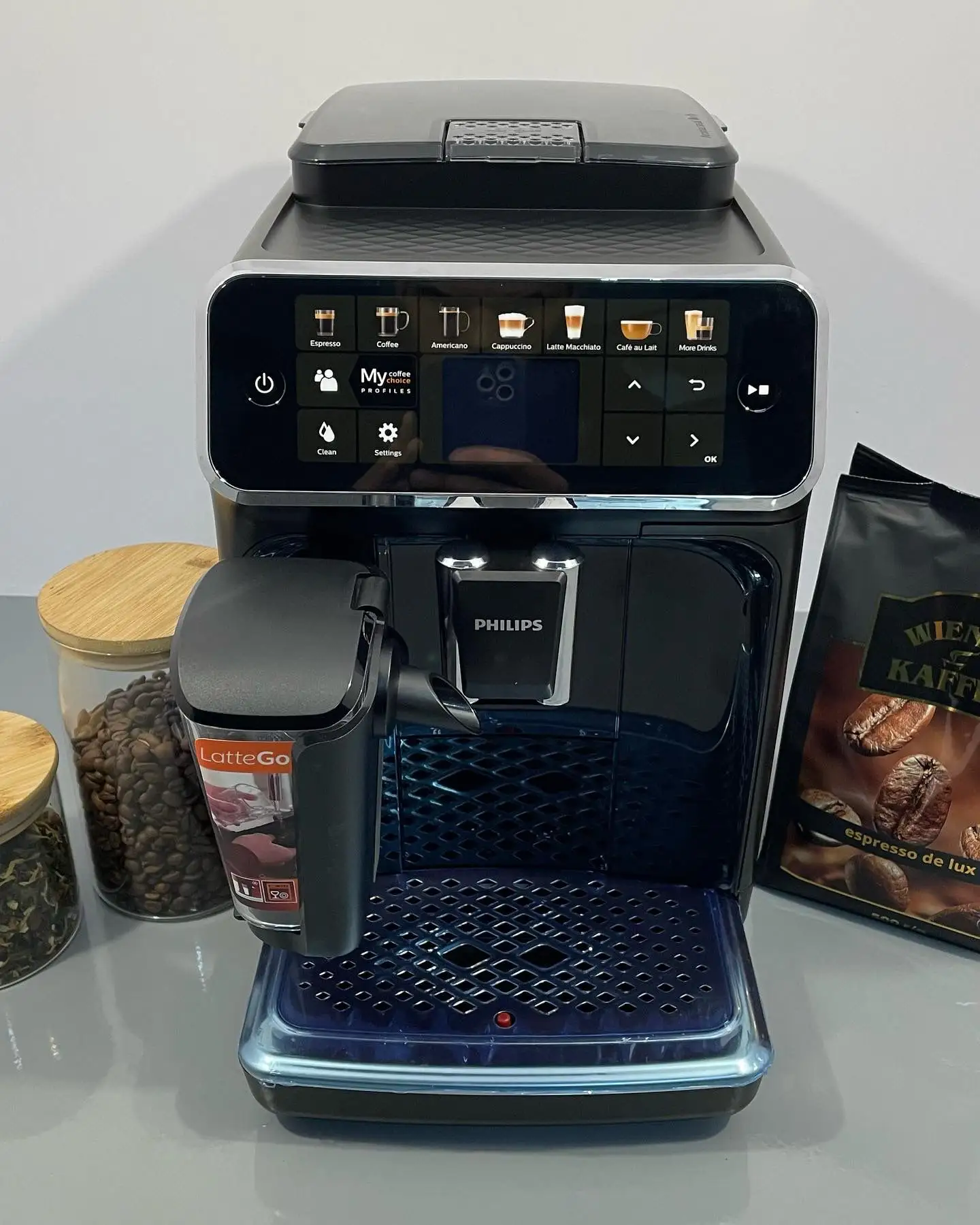 수출 준비가 된 분쇄기가 포함 된 오리지널 스마트 홈 자동 에스프레소 메이커 커피 머신