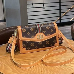 Bolso Tote de Alta Calidad para Mujer, Diseño Famoso de Moda, Bolso de Hombro Simple y Elegante - Product Image 3