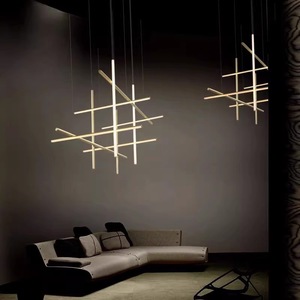 Op maat gemaakte Scandinavische minimalistische LED hanglamp gouden kroonluchter voor hotel, villa, woonkamer, eetkamer en keuken. - Product Image 4