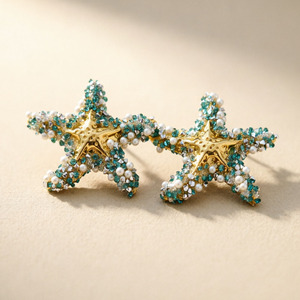 Boucles d'oreilles clous étoile de mer sur le thème de l'océan pour femmes, luxueuses boucles d'oreilles en perles et diamants, design de niche haut de gamme - Product Image 2