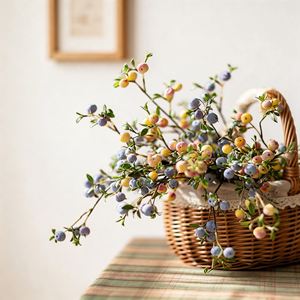 Vente en gros de faux arbres à pommes artificiels, branches de baies bleues et <span class=keywords><strong>rouges</strong></span> en plastique pour la décoration de Noël, de mariages et de la maison - Product Image 1