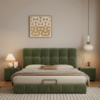 Lit double en métal capitonné crème, style minimaliste moderne italien, avec tête de lit en chenille en forme de coussin et système de levage à gaz intégré.