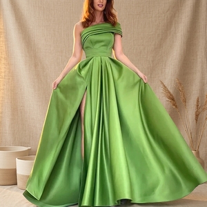 Abito da sera estivo elegante e sexy monospalla in raso verde, lungo fino al pavimento, a trapezio, tinta unita, casual, traspirante, con spacco alto, per donna - Product Image 5