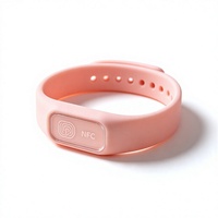 Bracelets en silicone fabriqués en usine avec puces RFID NFC N213 215, mini-étiquettes personnalisables avec logos, étanches, pour cartes de membre et paiement professionnel