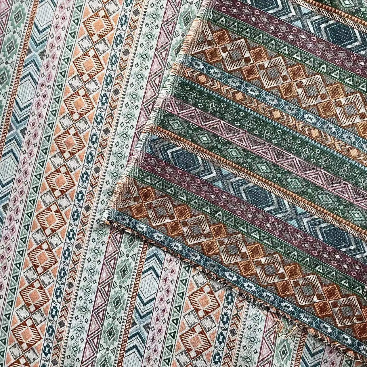 Fabrika kaynağı bahar yaz Bohemian bagaj ayakkabı için etnik tarzı sekiz renk Polyester dekoratif jakarlı kumaş