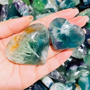 Al por mayor: Cristal artesanal de fluorita arcoíris pulido con forma de copo de nieve y corazón, piedra de la palma para la tranquilidad, para uso espiritual, bodas, hogar y manualidades. - Product Image 4