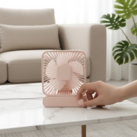 Ventilateur de table portable en plastique petit et rétro, alimenté par batterie rechargeable, USB, pour une utilisation en extérieur, à l'hôtel, à la maison