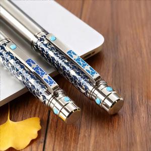 Bolígrafo de Metal Premium con Diamantes Azules, Personalizable con Logotipo de Lujo, Marca Personalizada, Tinta Multicolor - Regalo - Product Image 4