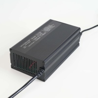 Chargeur de batterie lithium 60V8A, charge rapide, protection multiple, pour batteries Li-ion LiFePO4, fabrication directe, OEM ODM