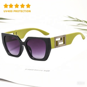 Xu hướng mới OEM thương hiệu nổi tiếng thiết kế <span class=keywords><strong>2025</strong></span> phụ nữ sang trọng lớn hình vuông màu đen khung Shades Kính mát cho phụ nữ - Product Image 5