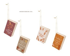 Ornement de Noël écologique pour les amoureux des livres, motif bibliothécaire peint, livres empilés, décoration d'étagère et de bibliothèque - Product Image 5