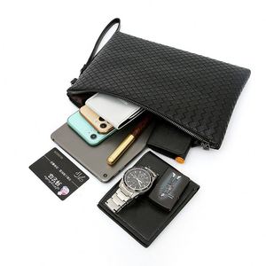 Portefeuille-pochette en cuir souple pour homme, grand sac pour téléphone, accessoire élégant pour affaires à porter sous le bras - Product Image 3