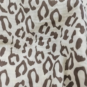 Ventes chaudes, tissu en mousseline <span class=keywords><strong>de</strong></span> coton 100% léger, respirant, imprimé couleur, grain léopard, double <span class=keywords><strong>gaze</strong></span>, tissé, pour emmailloter les bébés - Product Image 2