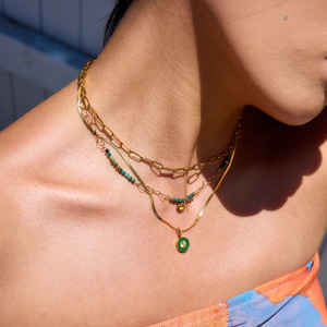 Collar con Colgante de Piedra Natural Verde, Acero Inoxidable con Baño de Oro de 18K, Joyería para Regalo - Product Image 3