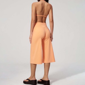 Ensemble de sport YIYI 2 pièces pour <span class=keywords><strong>femme</strong></span> : soutien-gorge à bretelles spaghetti réglables et pantalon capri taille haute à jambe large pour le <span class=keywords><strong>yoga</strong></span> - Product Image 3