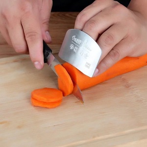 Protège-mains coupe-doigts en acier inoxydable, outils de Protection des doigts coupés des légumes soins des mains de cuisine - Product Image 5