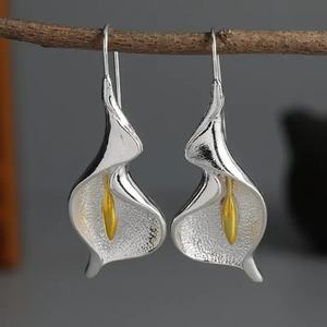 Boucles d'oreilles pendantes bohèmes rétro pour femmes, à thème catastrophe (pour un manque de meilleur choix), motif fleur irrégulière et bijoux d'inspiration humanitaire - Product Image 2