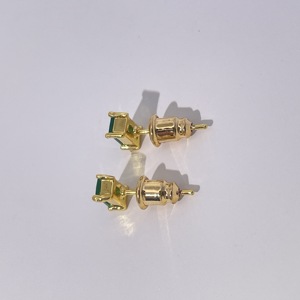 Pendientes de Botón Clásicos y Elegantes de Latón Chapado en Oro para Mujer, Diseño Simple, Circonita Corte Esmeralda, Bisel Rojo/Azul/Verde, Tianyu Gems - Product Image 6