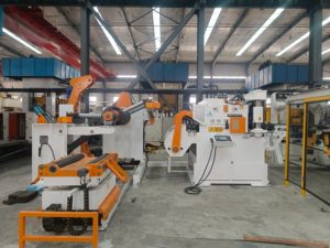 Dérouleur redresseur alimentateur compact Bibo Haiwei 3-en-1 pour tôles, vitesse 1-18m/min, capacité 5t, puissance 2.2-4.5kw, 380-440v - Product Image 2