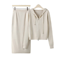 OEM ODM Ensemble 2 pièces Robe midi à boutons et Pull à capuche en maille avec strass thermocollés pour femme style streetwear