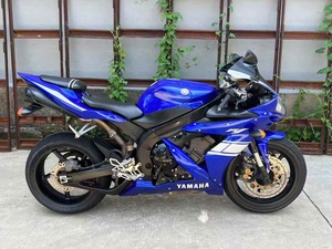 Motocicleta Yamaha YZF-R1 de Segunda Mano, Gasolina, 4 Cilindros, Refrigeración por Agua, 1000cc - Motocicletas Deportivas - Product Image 2