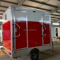 Remorque de toilettes portable de luxe robuste et moderne avec des fonctionnalités avancées pour les chantiers de construction, les écoles et les parcs