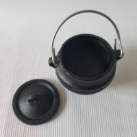 Mini chaudron de sorcière en fonte pour bébé
