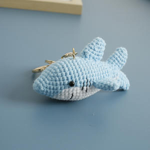 Portachiavi Amigurumi a Forma di Squalo Carino all'Uncinetto, Ciondolo Animale Marino in Peluche, Giocattolo Morbido Fatto a Mano, Charm per Borsa, Regalo Oceanico Personalizzabile all'Ingrosso - Product Image 4