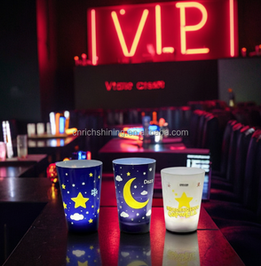 RICHSHINING Vaso LED con Logotipo Personalizado de 12/14/16 oz, Vaso de Cerveza con Iluminación Automática Activada por Agua para Servicio VIP en Bares - Product Image 1