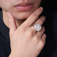 Bague signet Mercedes sertie de moissanite, argent 925, bague de luxe avec logo, pavée de moissanite, bague statement hip hop pour homme