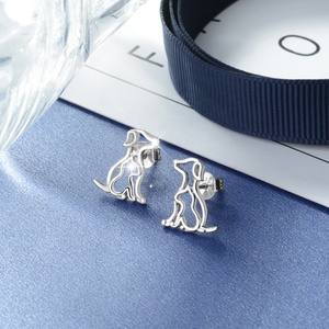 925 स्टर्लिंग चांदी महिलाओं गुड लक प्यारा पालतू गहने कुत्ते और बिल्ली स्टड कान की बाली - Product Image 2