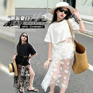 Thời Trang Mới Cô Gái Tuổi Teen Quần Áo Thiết Lập Ngắn Tay Áo Rắn T-Shirt Chắp Vá Vải Tuyn Ren Áo + Quần Jean Ngắn Cho Trẻ Em