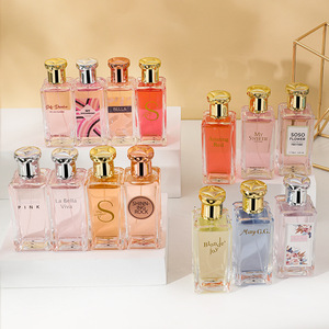 Set di Profumo Naturale ed Elegante per Donne con Fragranza Floreale e Fruttata, Spray Corpo e Gel Doccia, Set di Tre Pezzi con Profumo Duraturo - Product Image 1