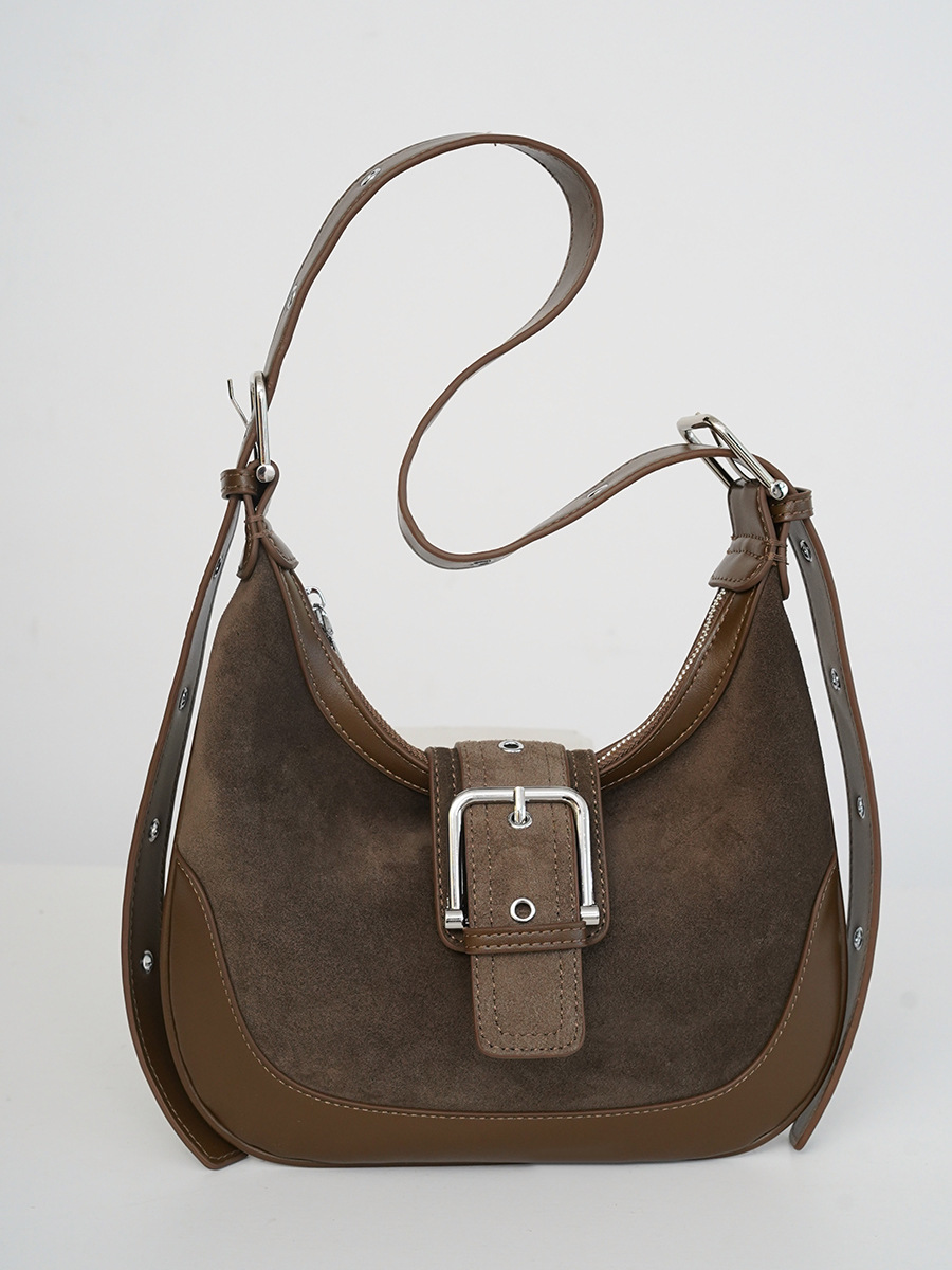 สีน้ำตาล