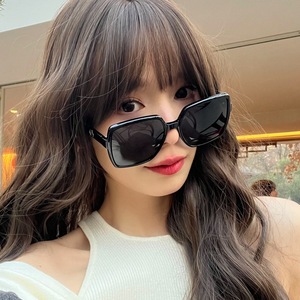 Lunettes de soleil polarisées carrées UV400 pour femme, protection solaire tendance adulte 2025 - Product Image 2