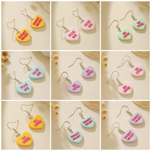 ต่างหูอะคริลิครูปหัวใจ สีลูกกวาด หวานใจโอบกอดฉัน ให้ฉันเป็นของฉัน ต่างหูสตั๊ดสำหรับผู้หญิงในวันวาเลนไทน์ - Product Image 2