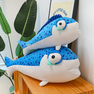 En stock – Nouvelle peluche mignonne en forme de bâton de poisson salé, jouet en peluche doux, poupée animal en peluche, personnage de dessin animé, directement de l'usine - Product Image 3