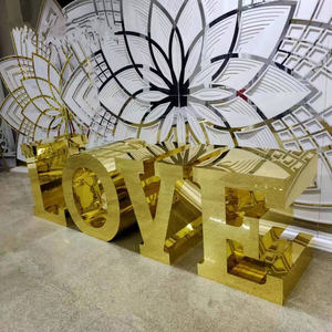 طاولة زفاف ذهبية بيضاء بتصميم رسالة حب مع سطح زجاجي من الخشب المضغوط - Product Image 4