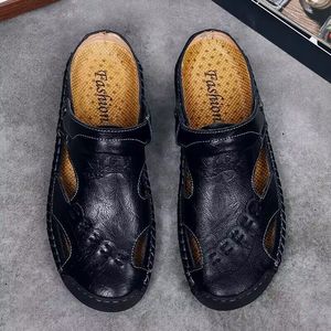Nouvelles sandales décontractées pour hommes 2026, en cuir gaufré rétro, à découpe ajourée, idéales pour les activités estivales quotidiennes en extérieur - Product Image 2