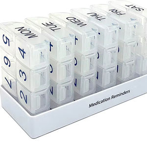 Organizador de medicamentos y vitaminas mensual seguro con 56 ranuras sin BPA - Product Image 1