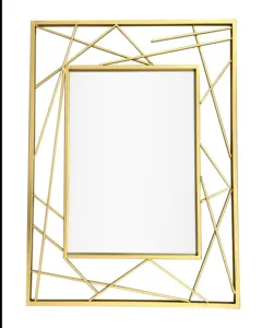 مرآة جدار مستطيلة كبيرة حديثة إسكندنافي بإطار ذهبي معدني بتصميم بسيط لتزيين المنزل