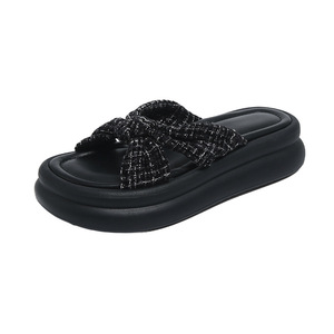 Sandales d'été 2026 en gros pour femmes, respirantes, avec trous, légères - Product Image 6